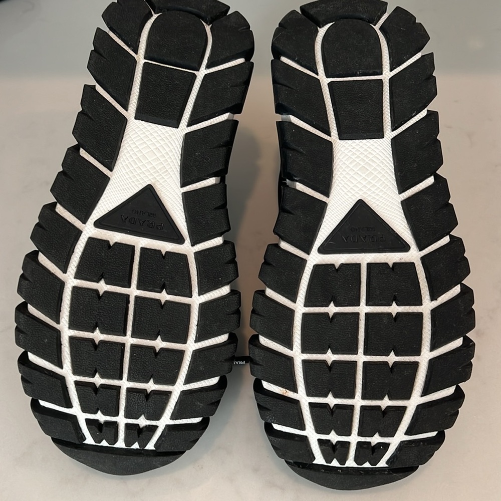 Prada Re-Nylon Gabardine Women’s Rush Sneakers 9 Black White - Picture 6 of 7